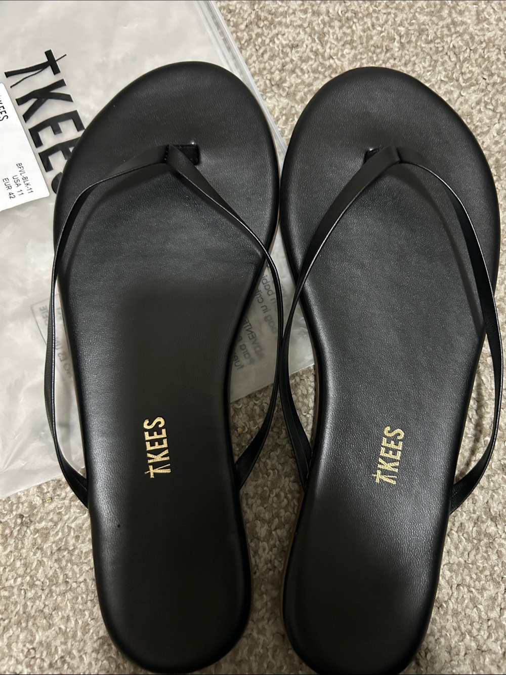 TKEES Black Minimalist Leather Thong Sandals